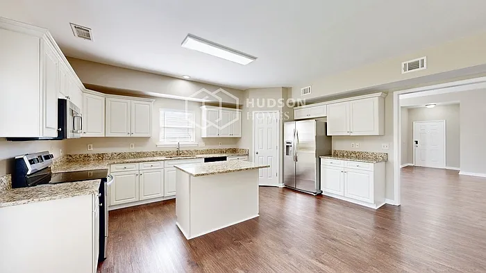 1008 Washington Ct — Photo 10