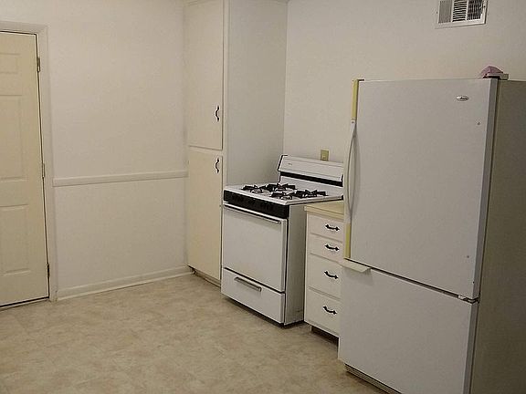 3rd image of 4504 S Xenophon Ave