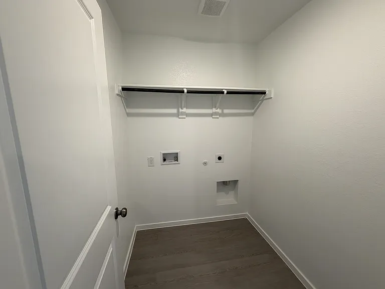 624 Criner St — Photo 14