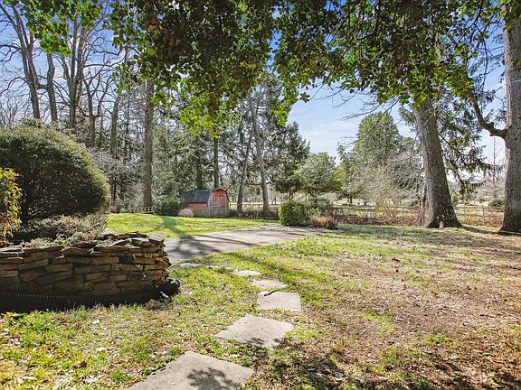 5th image of 7429 Fairwood Ln