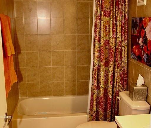 3rd image of 300 Columbia Dr #101-2