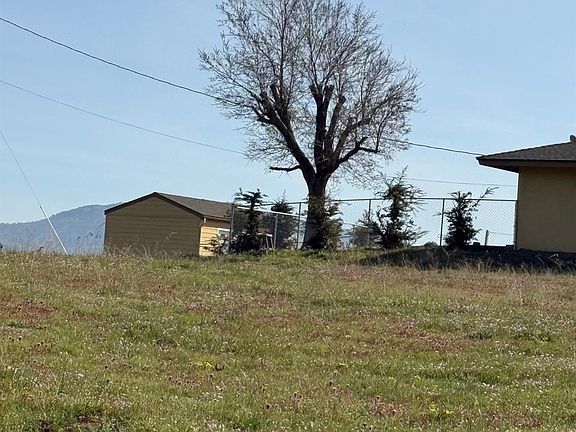 5th image of 21258 Jeffery Rd