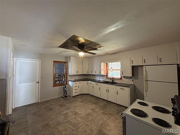 3rd image of 310 W Home St