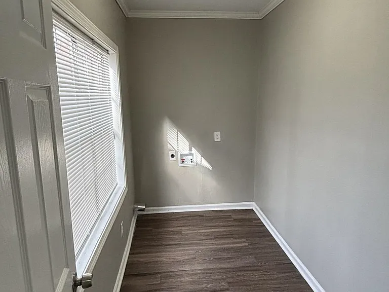 1272 Semmes St — Photo 13