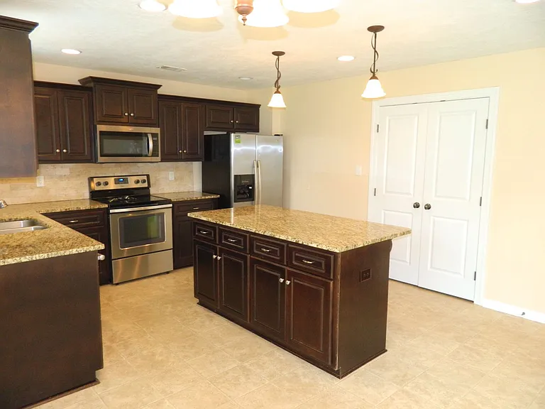 498 Sebastian Dr — Photo 13