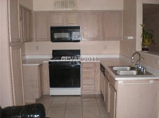 5th image of 3044 Casey Dr Unit 204