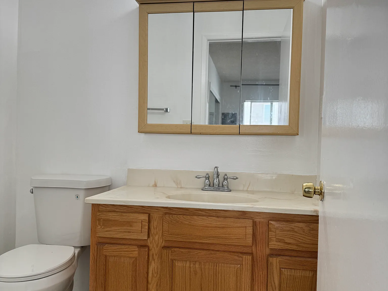 2 bed, 1.5 bath, 950 sqft, $2,395 — Photo 3