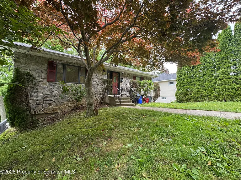 23 E Mountain Rd #B — Photo 1