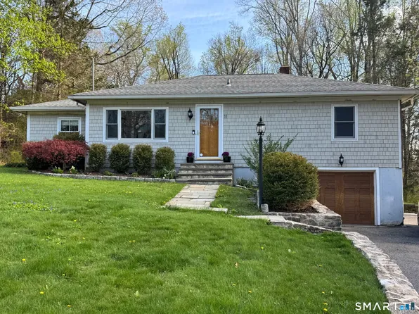11 Greenwood Drive, Monroe, CT 06468