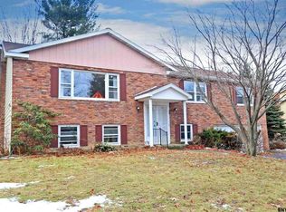 1413 Fox Hollow Rd, Niskayuna, NY 12309