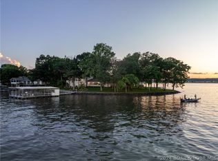 164 Crocker Dr, Lake Ozark, MO 65049