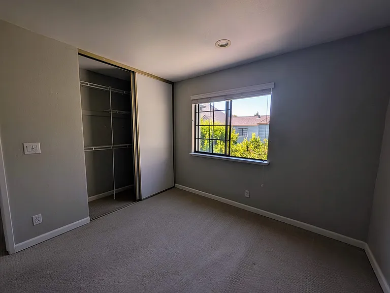 3rd bedroom closet
