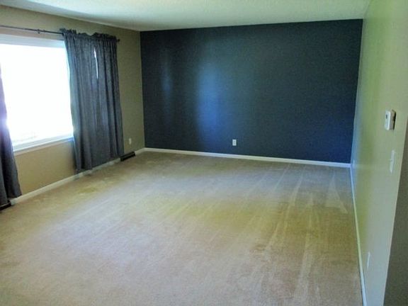 3rd image of 608 S Ash St
