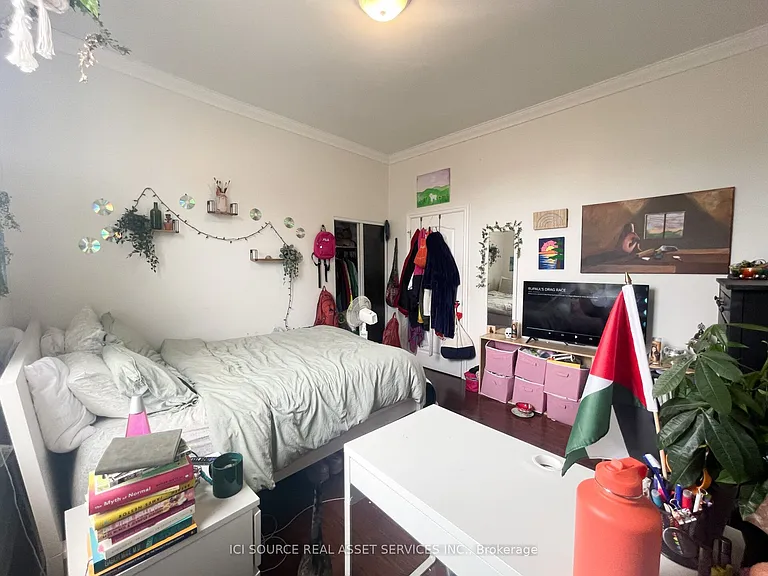 167 Markham St #2 — Photo 22
