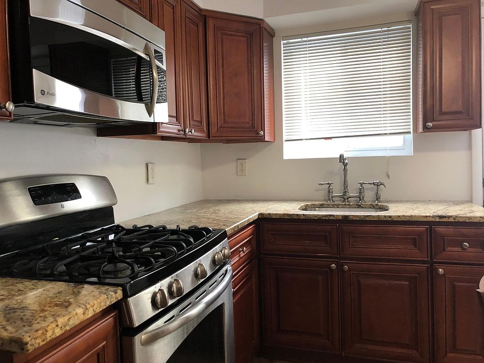 Eat in Kitchen