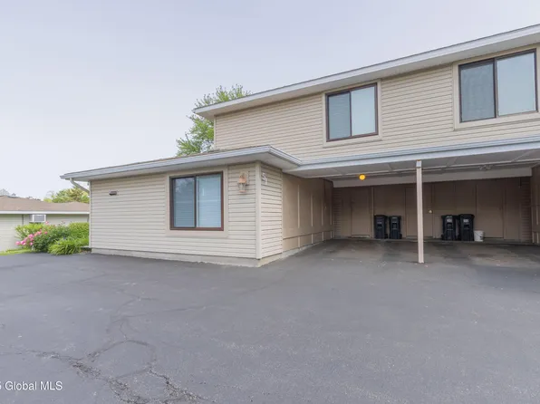 51 Yorkshire Drive, East Greenbush, NY 12061