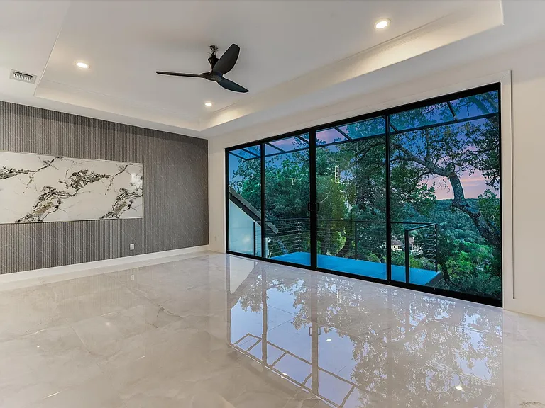 9409 Bell Mountain Dr — Photo 28