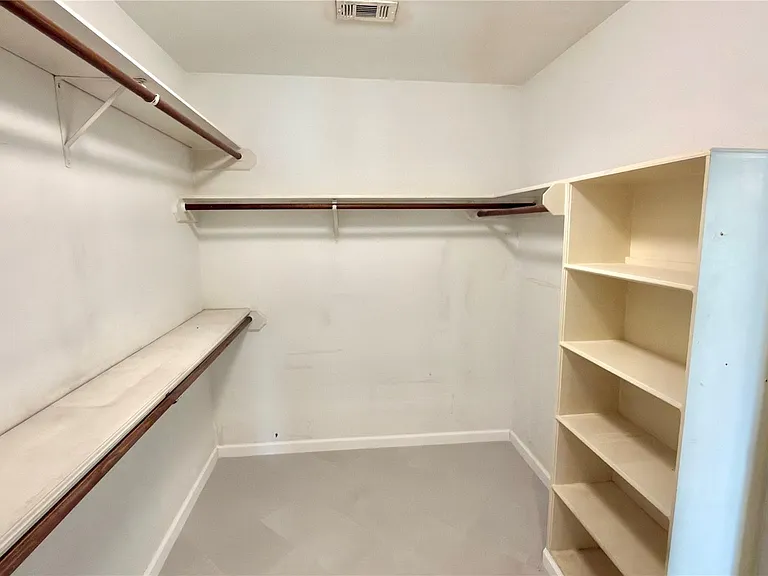 14834 Charlmont Dr — Photo 18