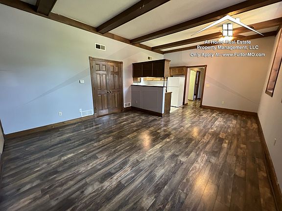 4th image of 103 E 10th St #2