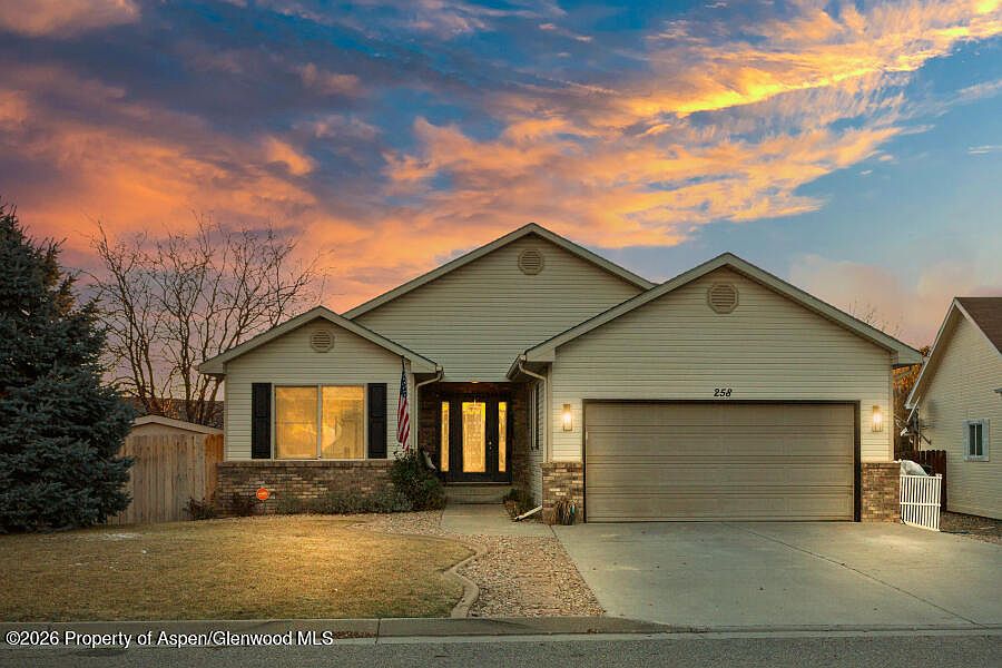 1st image of 258 Ponderosa Cir