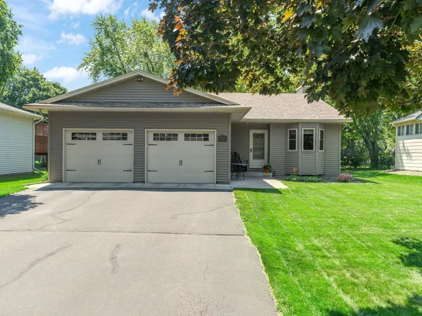 734 Hiawatha Ave, Vadnais Heights, MN 55127