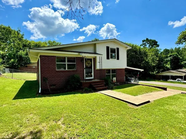 1907 S Boulder Pl, Russellville, AR 72801