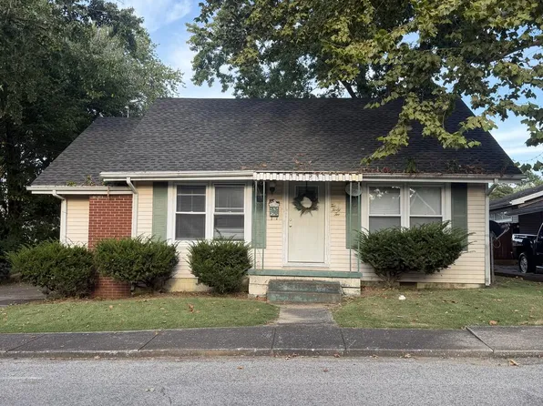 242 Daniel Dr, Madisonville, KY 42431