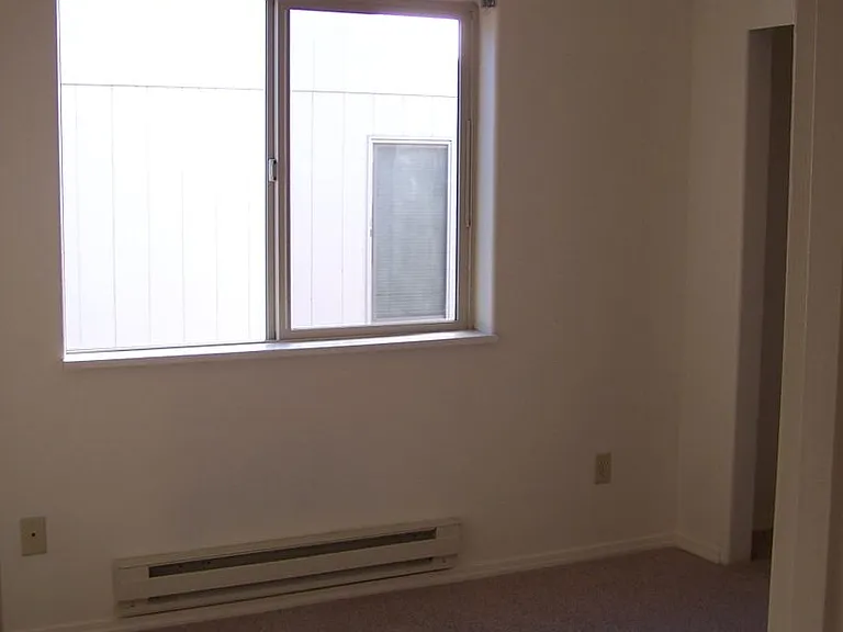 740 Benjamin Ave — Photo 13