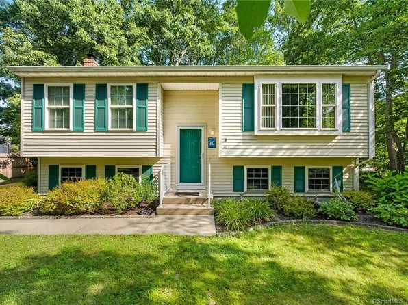 70 Lee Farm Drive, East Lyme, CT 06357
