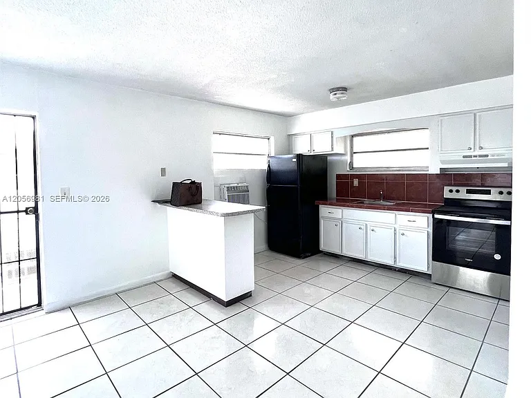 121 NE 80th Ter #8 — Photo 3