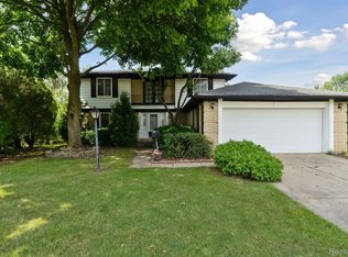 44082 Southampton Dr, Canton, MI 48187