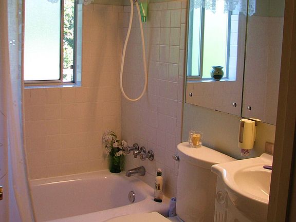 MAIN BATH HAS BEEN FULLY UPDATED