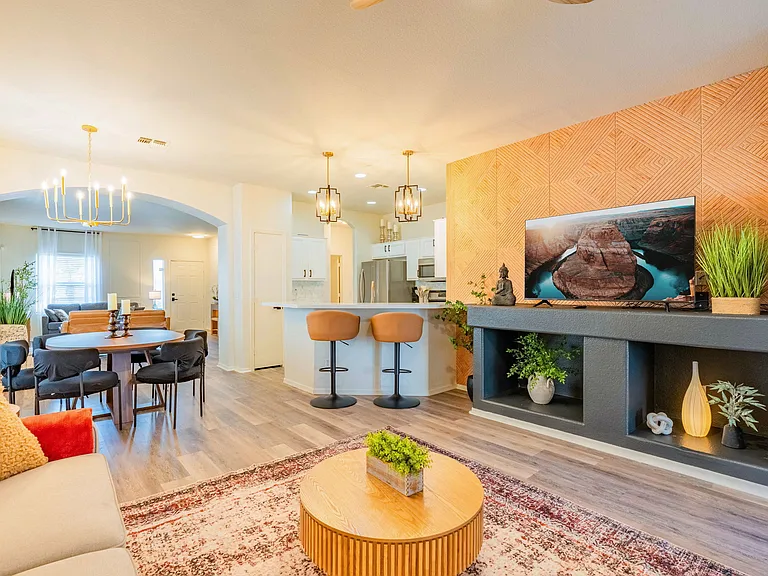 3674 S Joshua Tree Ln — Photo 4