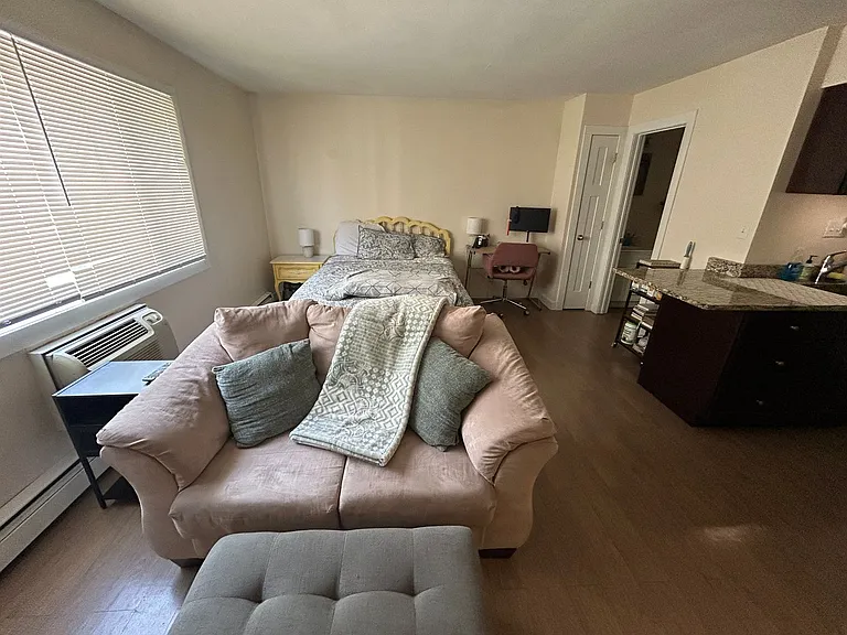 1535 N Van Buren St — Photo 11