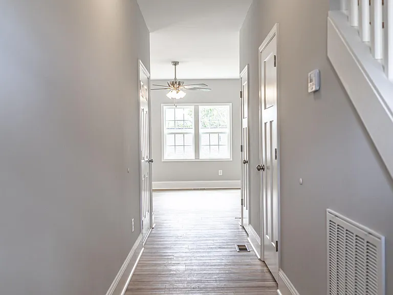 1060 W New York Ave — Photo 3