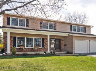 615 W Braeside Dr, Arlington Heights, IL 60004