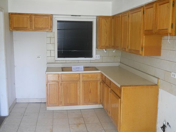 5th image of 14564 Spaulding Ave
