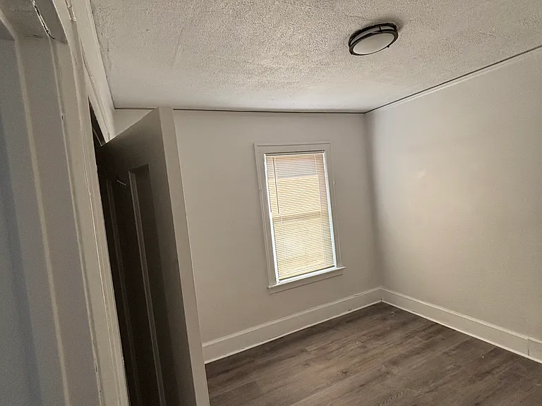 4353 Seebaldt St — Photo 29