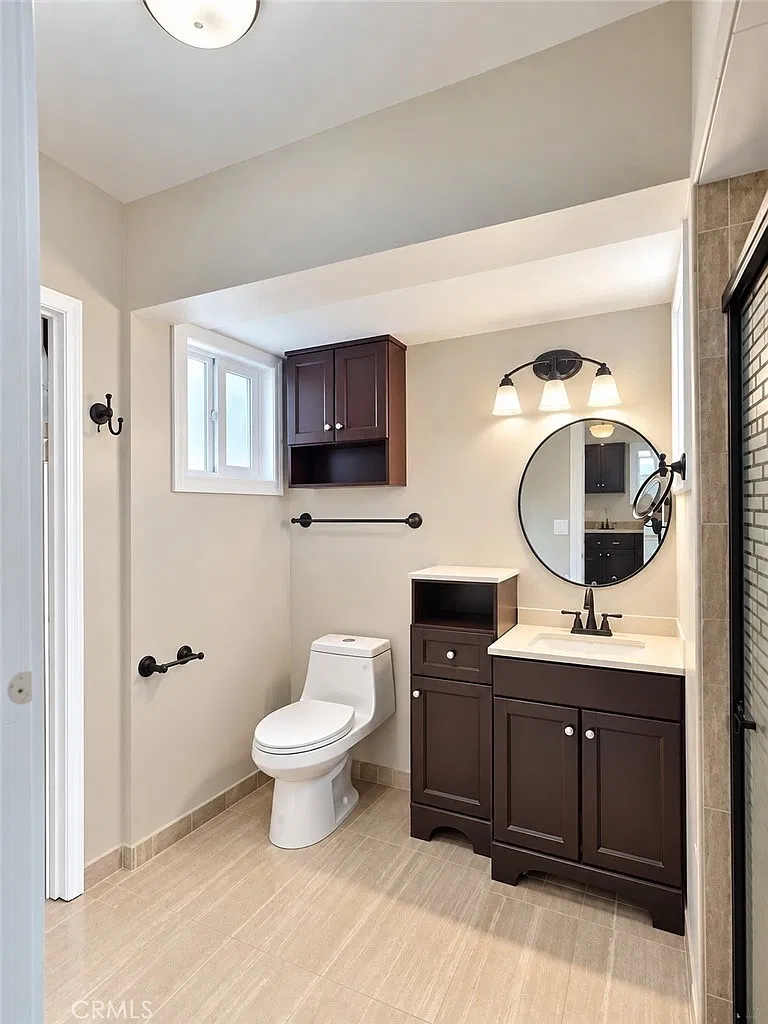 Studio, 350 sqft, $1,725 — Photo 4