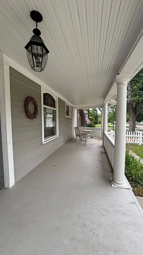 1507 N Nevada Ave — Photo 2