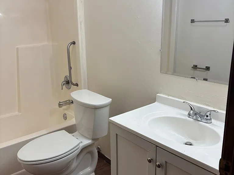 465 Main St — Photo 20