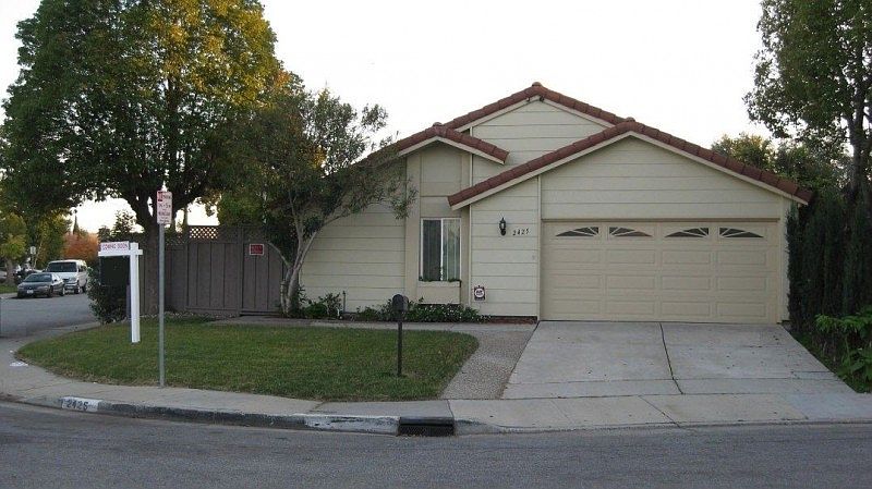 1st image of 2425 Huran Dr