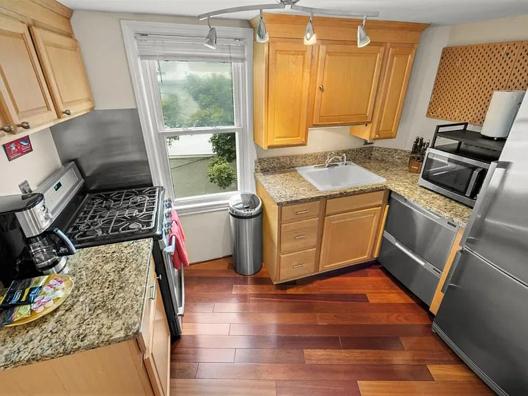 311 A St NE #2 — Photo 12