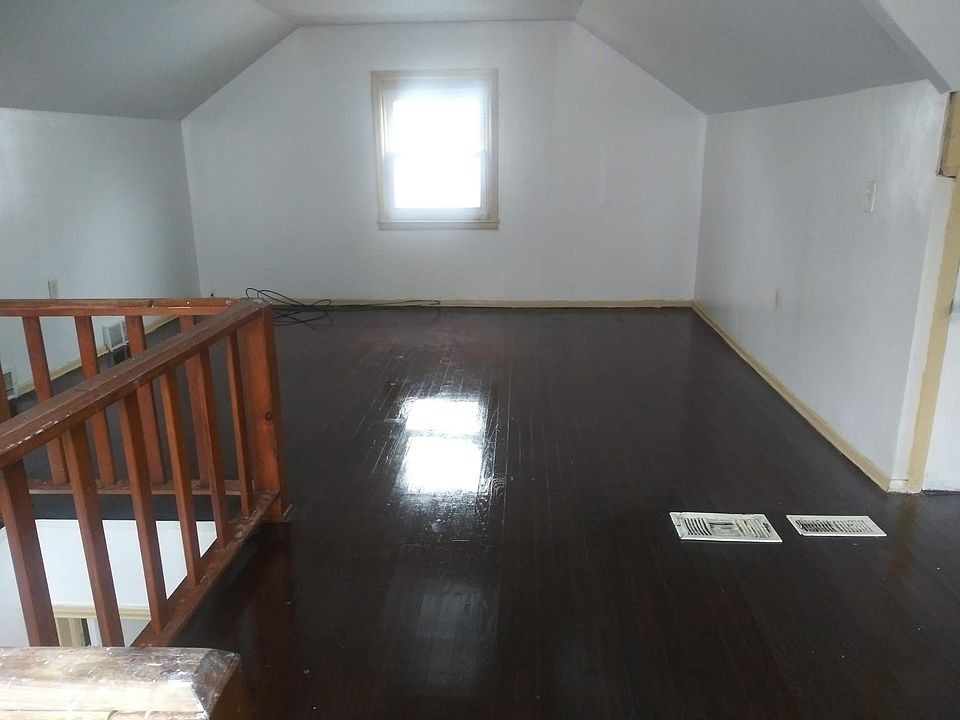 2nd image of 11344 Grandmont Rd