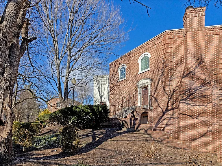 4305 Massachusetts Ave NW — Photo 23