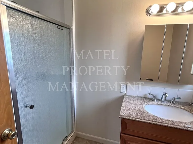 1701 Linwood Dr — Photo 12