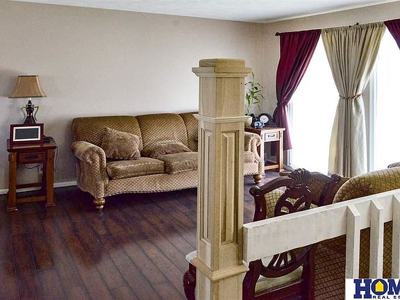 5th image of 6208 Skylark Ln