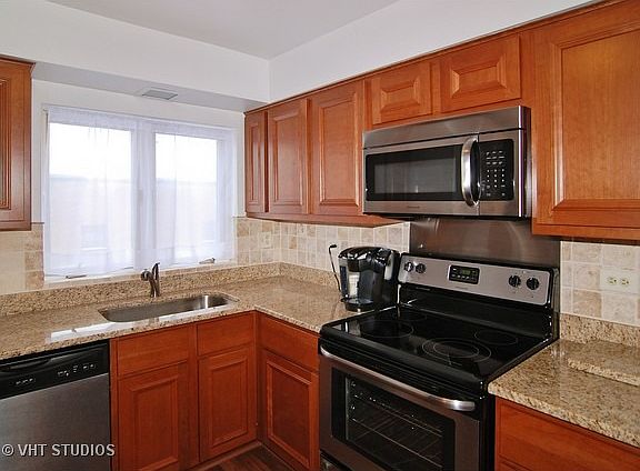 3rd image of 414 Clinton Pl APT 205