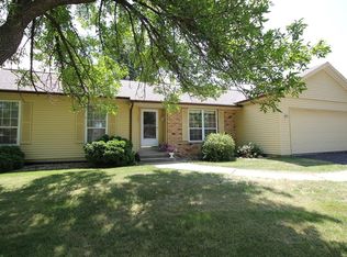 6641 Sand Ct SW, Cedar Rapids, IA 52404