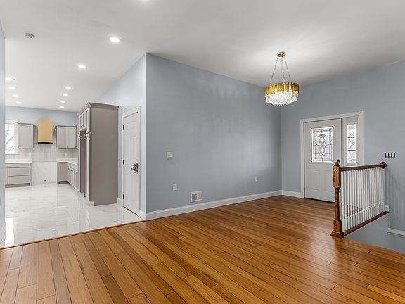 3rd image of 31460 James St